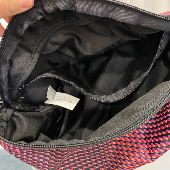 Lululemon All Hours Belt Bag *SeaWheeze
Race Pace Flare Multi / Black - Picture 6 of 8